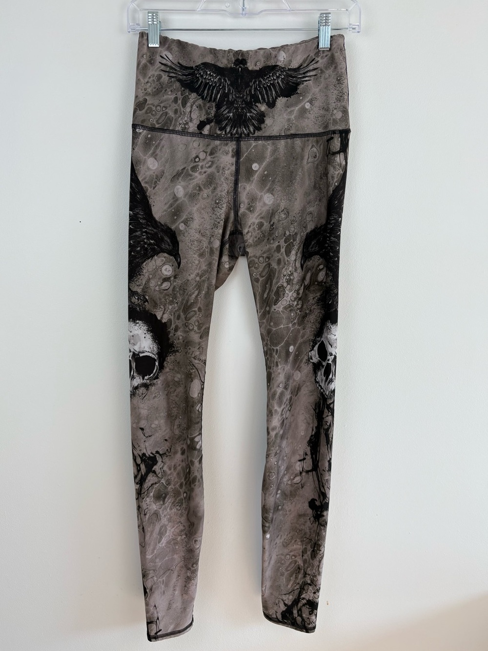 Yoga Democracy The Raven Leggings Like New Medium High Waist Full Length Moody